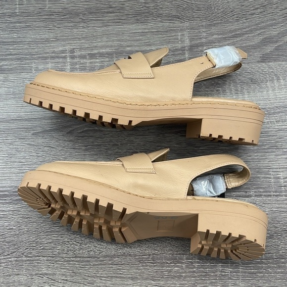 NWT. Torrid 9.5WW Sling Back Lug Loafers. - Picture 15 of 16